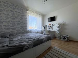 Prodej bytu 3+1, Praha - Letňany, Frýdecká, 71 m2