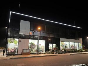 Pronájem obchodního prostoru, Říčany, Duhová, 281 m2