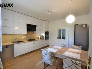Prodej činžovního domu, Uničov, Masarykovo nám., 307 m2
