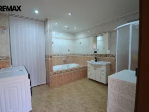 Prodej činžovního domu, Uničov, Masarykovo nám., 307 m2
