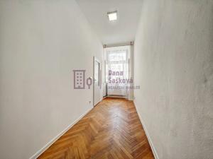 Pronájem bytu 2+1, Jindřichův Hradec, nám. Míru, 50 m2