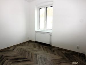 Pronájem bytu 2+kk, Znojmo, Pražákova, 46 m2