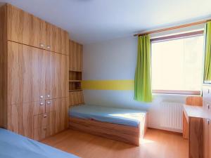 Pronájem bytu 3+kk, Praha - Holešovice, Osadní, 76 m2