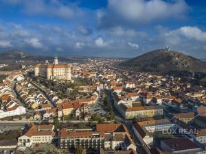 Prodej atypického bytu, Mikulov, Komenského, 164 m2