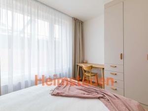 Pronájem bytu 2+kk, Praha - Holešovice, U Pergamenky, 54 m2