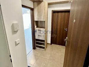 Pronájem bytu 2+kk, Praha - Holešovice, Jankovcova, 44 m2