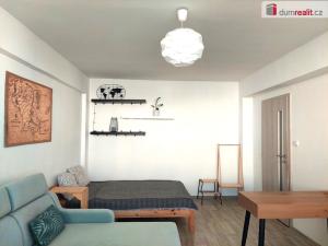 Pronájem bytu 1+1, Kralupy nad Vltavou, sídl. Hůrka, 40 m2