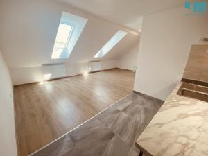 Pronájem bytu 2+kk, Měřín, Náměstí, 56 m2