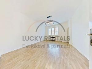 Pronájem bytu 1+kk, Praha - Strašnice, Na hroudě, 31 m2