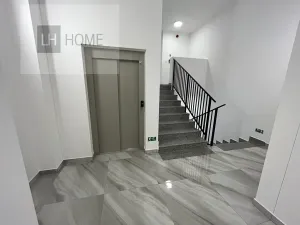 Prodej kanceláře, Karlovy Vary, 72 m2