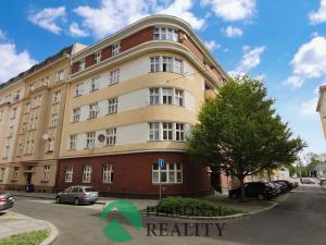 Prodej bytu 1+1, Karlovy Vary, K. Čapka, 41 m2