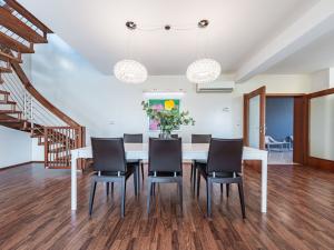 Prodej rodinného domu, Praha - Dolní Měcholupy, Ke Stinkovskému rybníku, 328 m2