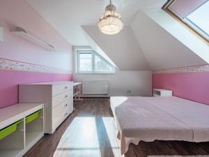 Prodej rodinného domu, Praha - Dolní Měcholupy, Ke Stinkovskému rybníku, 328 m2