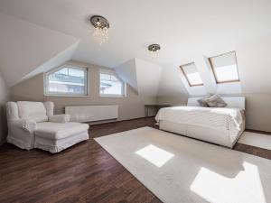 Prodej rodinného domu, Praha - Dolní Měcholupy, Ke Stinkovskému rybníku, 328 m2