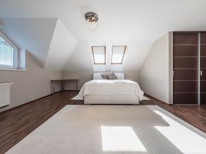 Prodej rodinného domu, Praha - Dolní Měcholupy, Ke Stinkovskému rybníku, 328 m2