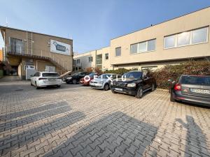 Prodej obchodního prostoru, Bratislava-Dúbravka, Slovensko, Na vrátkach, 523 m2