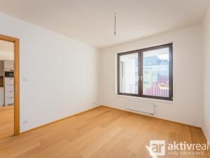 Pronájem bytu 2+kk, Praha - Dolní Chabry, U Traktorky, 59 m2