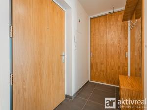Pronájem bytu 2+kk, Praha - Dolní Chabry, U Traktorky, 59 m2