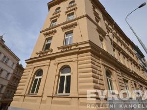 Pronájem bytu 1+1, Praha - Žižkov, Seifertova, 38 m2