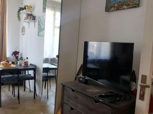 Pronájem bytu 1+kk, Praha - Vinohrady, Lucemburská, 30 m2