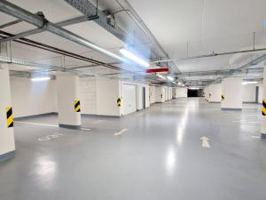 Pronájem garážového stání, Praha - Háje, Výstavní, 20 m2