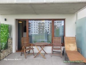 Pronájem bytu 1+kk, Praha - Dolní Měcholupy, Kardausova, 37 m2