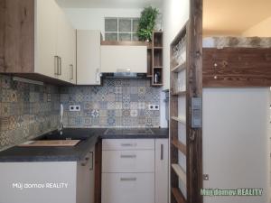 Pronájem bytu 1+kk, Praha - Dolní Měcholupy, Kardausova, 37 m2