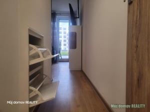 Pronájem bytu 1+kk, Praha - Dolní Měcholupy, Kardausova, 37 m2