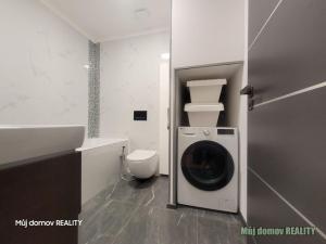 Pronájem bytu 1+kk, Praha - Dolní Měcholupy, Kardausova, 37 m2