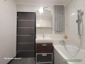 Pronájem bytu 1+kk, Praha - Dolní Měcholupy, Kardausova, 37 m2