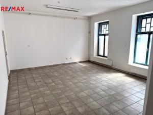 Prodej obchodního prostoru, Třebíč - Jejkov, Smila Osovského, 250 m2