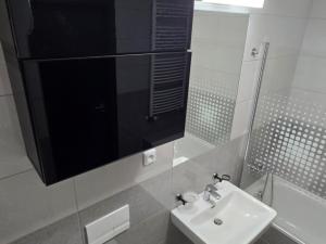 Pronájem bytu 2+kk, Praha - Stodůlky, Ferrariho, 60 m2