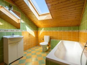 Prodej rodinného domu, Býšť - Hrachoviště, 180 m2