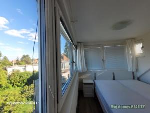 Pronájem bytu 3+kk, Praha - Střešovice, Na Ořechovce, 76 m2