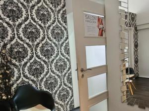 Pronájem obchodního prostoru, Praha - Karlín, Sokolovská, 20 m2