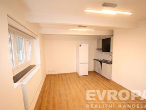Pronájem bytu 1+kk, Praha - Košíře, Nad zámečkem, 32 m2
