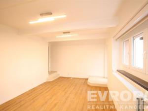 Pronájem bytu 1+kk, Praha - Košíře, Nad zámečkem, 32 m2