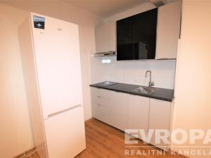 Pronájem bytu 1+kk, Praha - Košíře, Nad zámečkem, 32 m2