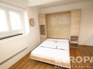 Pronájem bytu 1+kk, Praha - Košíře, Nad zámečkem, 32 m2