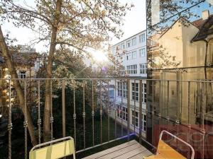Pronájem bytu 6+kk a větší, Praha - Smíchov, Drtinova, 199 m2