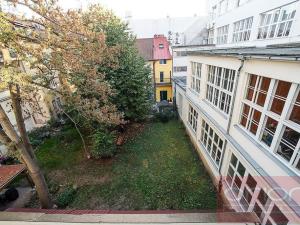 Pronájem bytu 6+kk a větší, Praha - Smíchov, Drtinova, 199 m2