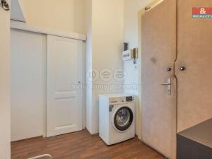 Pronájem bytu 2+1, Praha - Karlín, Sokolovská, 68 m2