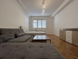 Pronájem bytu 2+1, Praha - Vinohrady, Velehradská, 77 m2