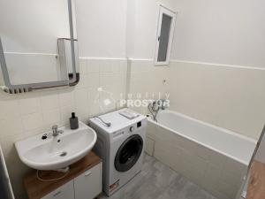 Pronájem bytu 2+1, Praha - Vinohrady, Velehradská, 77 m2