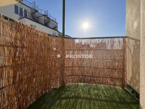 Pronájem bytu 2+1, Praha - Vinohrady, Velehradská, 77 m2