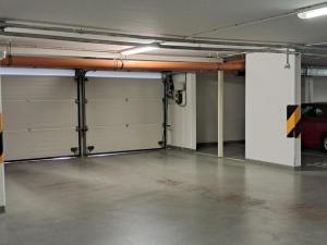 Prodej garážového stání, Praha - Strašnice, Názovská, 11 m2