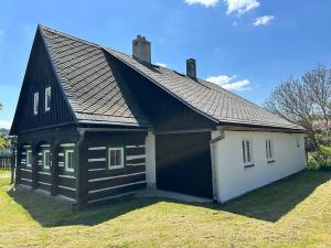 Prodej chalupy, Šluknov, Fibichova, 200 m2