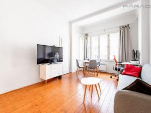 Pronájem bytu 2+kk, Praha - Karlín, Křižíkova, 60 m2