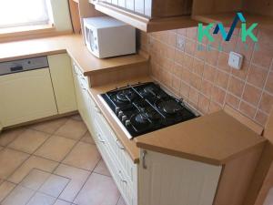 Pronájem bytu 3+1, Karlovy Vary, Šumavská, 77 m2
