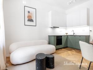 Pronájem bytu 2+kk, Praha - Košíře, Mahenova, 48 m2